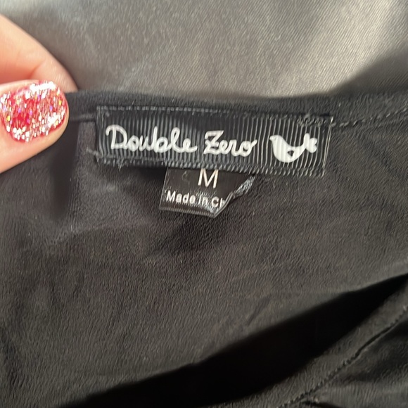 Double zero sheer top with gold accents size medium item 06-04 - Picture 7 of 9